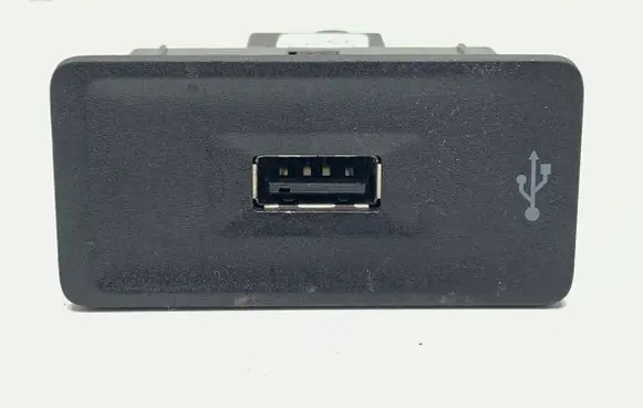 Volkswagen Golf VII USB socket connector 5G0035222K