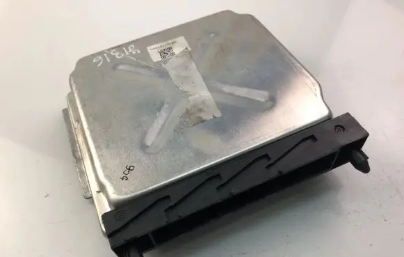 Volvo S60 Engine control unit/module ECU 30684877A