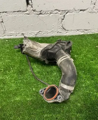 Nissan NV200 Air intake hose/pipe 147138491R