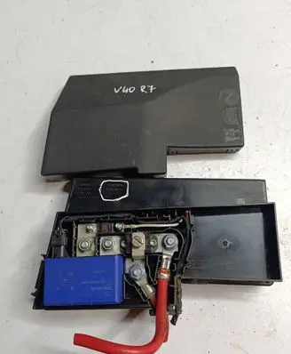 Volvo V40 Fuse box cover 31337532 31409155