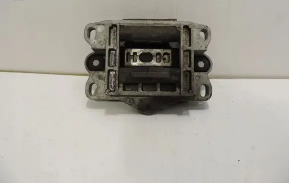Ford Mondeo Mk III Gearbox mounting bracket 1S717M122