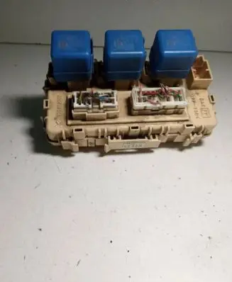 Nissan X-Trail T30 Fuse module A0626