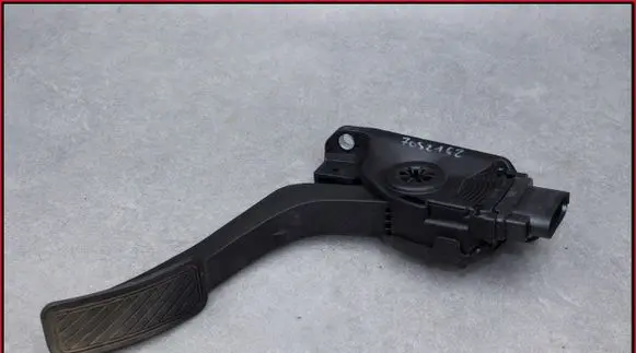 Ford Fiesta Accelerator throttle pedal 8V219F836AA