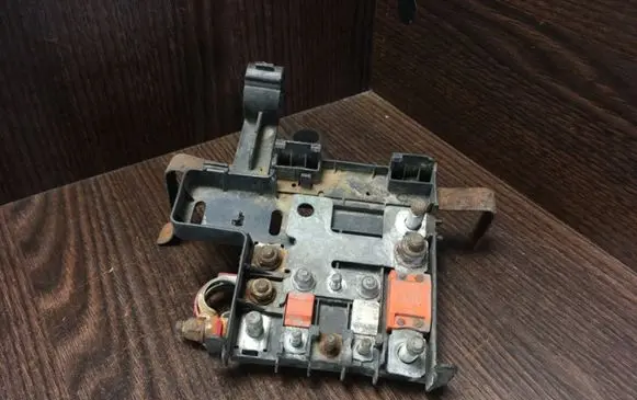 Iveco Daily 4th gen Battery control module 69501539