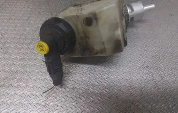 Renault Thalia II Master brake cylinder 7700417649C