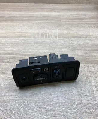 Toyota Avensis T250 Wing mirror switch 777669 183575