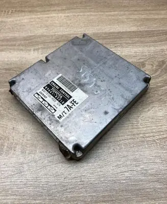 Toyota Avensis T220 Engine control unit/module ECU 8966105210 MB1757009303