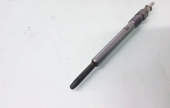 Mercedes-Benz E W210 Glow plug 0100226379