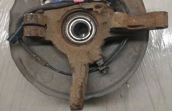 Mitsubishi Outlander Front wheel hub 3870A008