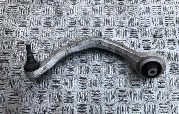 Audi A6 S6 C6 4F Front lower control arm/wishbone 4F0407693H