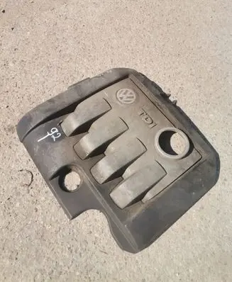 Volkswagen PASSAT B6 Engine cover (trim)