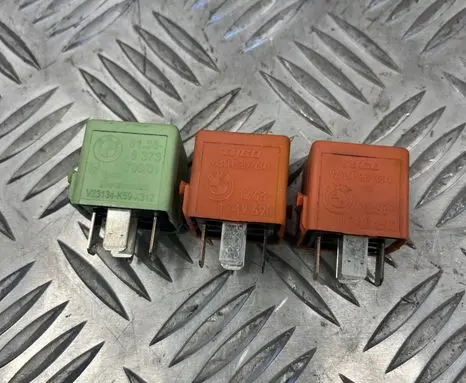 BMW 5 E60 E61 Other relay V23134J52X344 1742690 V23134K59X31