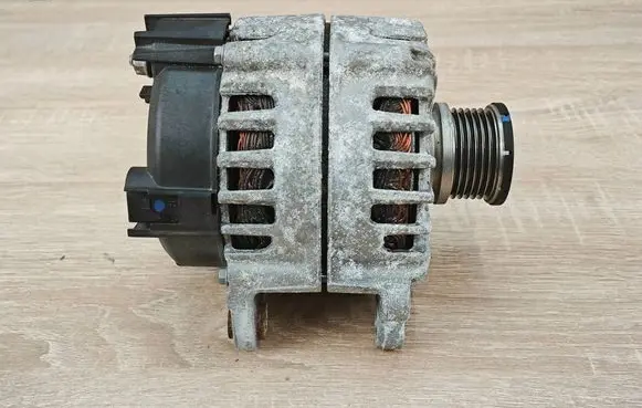 Audi A6 C7 Generator/alternator 04L903017C