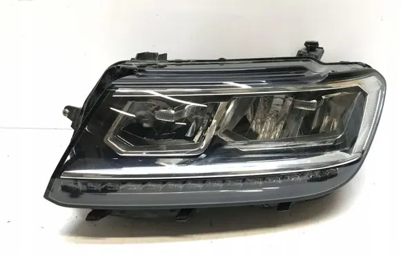 Volkswagen Tiguan Headlight/headlamp