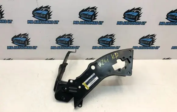 Mercedes-Benz E W211 Headlight/headlamp mounting bracket