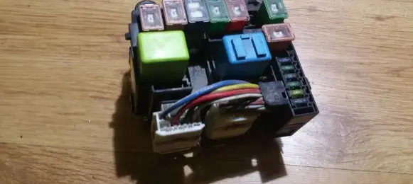 Mazda 323 Fuse box set 72543033 7254-3033