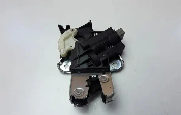 Loading door lock