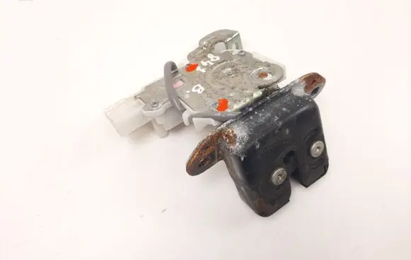 Honda HR-V Loading door lock 