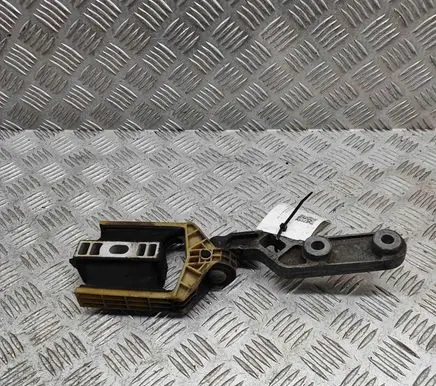 Volvo V60 Engine mount bracket 31480554