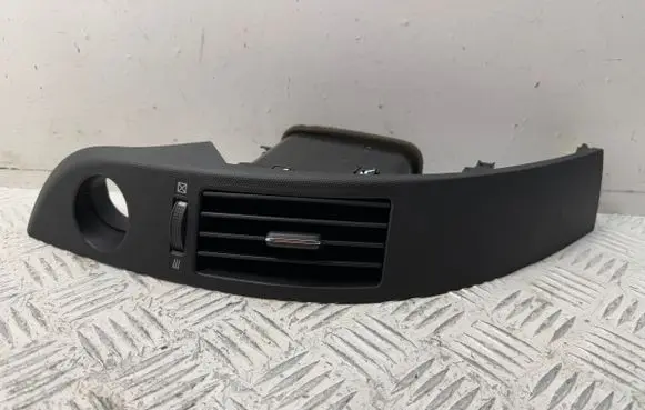 Toyota Corolla Verso AR10 Dash center air vent grill 5567064010B0 5567064010