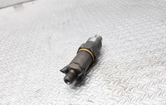 Mitsubishi Carisma Fuel injector LCR6735401D