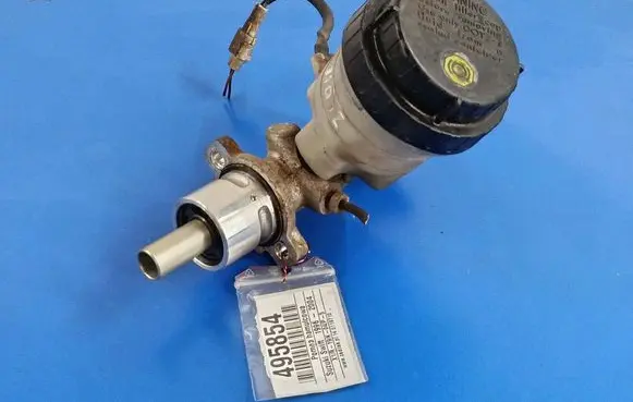 Suzuki Swift Cultus Master brake cylinder