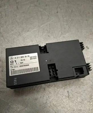 Mercedes-Benz E W211 Seat control module A2118203626 007881 00007896A2