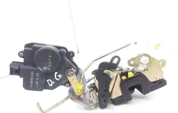 Hyundai Trajet Rear door lock