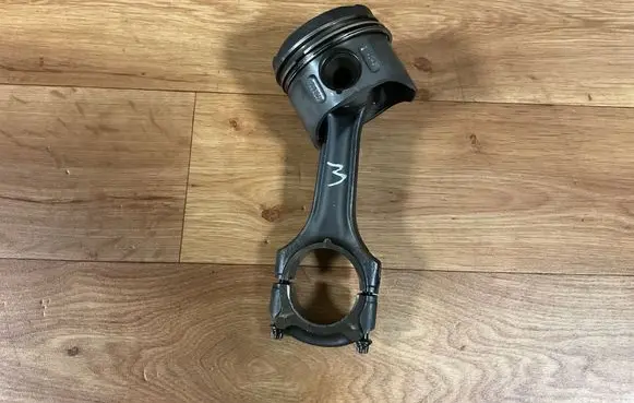 Mercedes-Benz C W203 Piston with connecting rod 