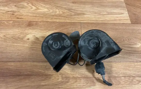 Ford Mondeo MK IV Horn signal 0055306