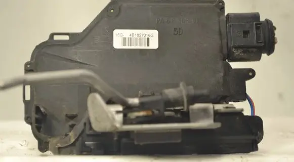 Audi A6 S6 C5 4B Front door lock 4B1837016G 0047600