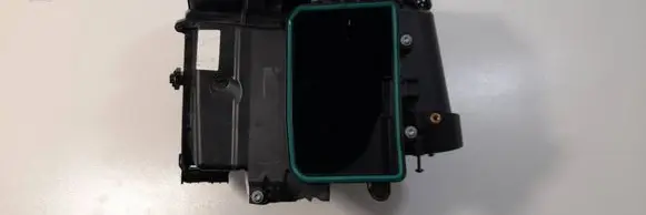 Mercedes-Benz GLA H247 Air filter box A6540900201