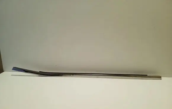 Nissan Qashqai J12 Rear door glass trim molding