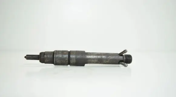Audi A4 S4 B5 8D Fuel injector 028130201T