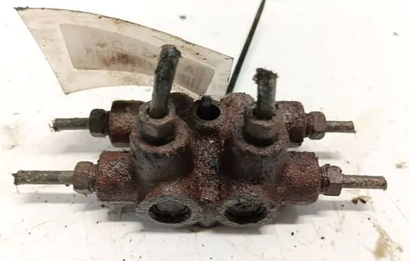 Mitsubishi Colt Brake power pressure regulator 