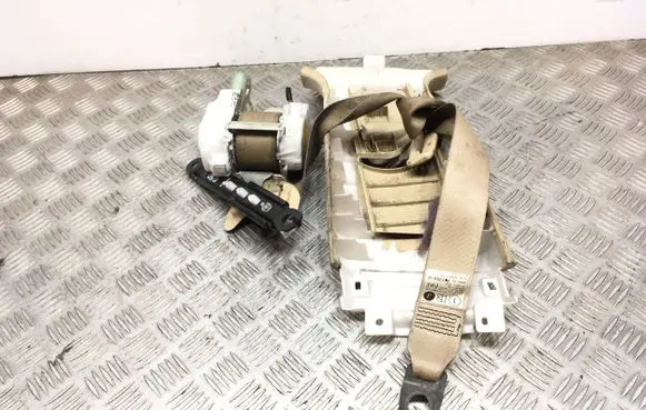 Lexus IS 220D-250-350 Front seatbelt 6241153060 7M7750P 035116