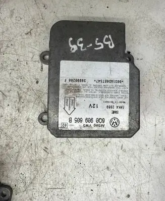 Volkswagen PASSAT B5 Airbag control unit/module 6Q0909605B 39990208F 5WK42869