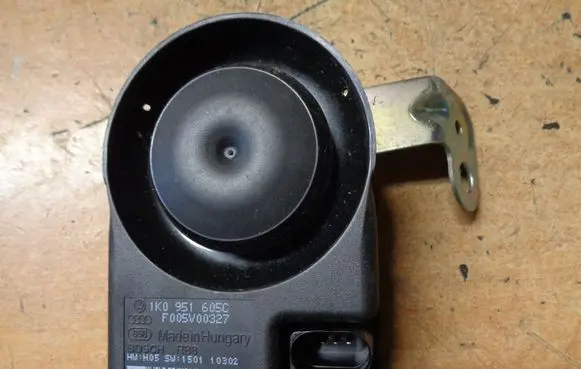 Audi A4 S4 B8 8K Alarm system siren 1K0951605C