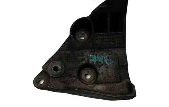 Land Rover Discovery 3 - LR3 Power steering pump mounting bracket QVUS00340