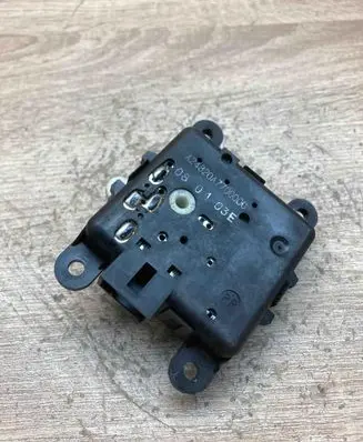 Nissan Qashqai Air flap motor/actuator A24820A7700000