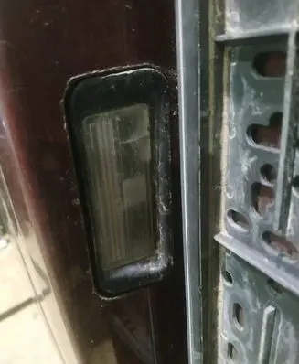 Nissan Almera Tino Number plate light 