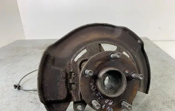 Toyota RAV 4 (XA30) Front wheel hub