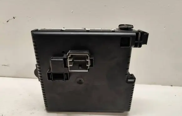 Volvo XC90 Fuse module 30728512 00006299350 28017881