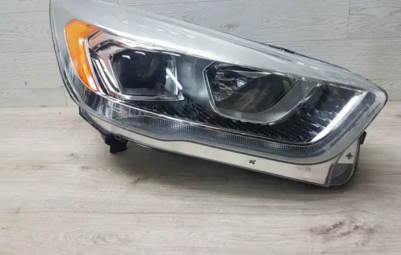 Ford Kuga II Headlight/headlamp GV4113W029CD 90101802