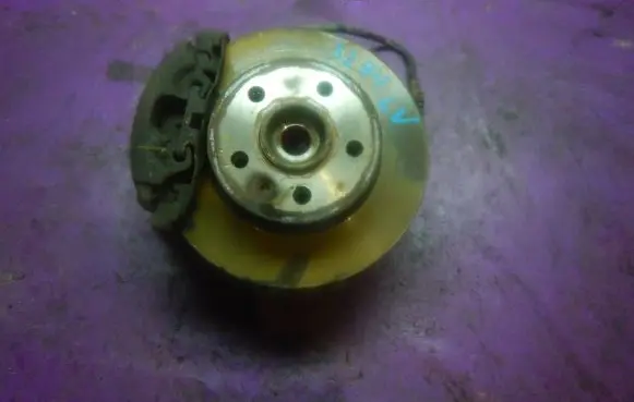 Mercedes-Benz Vito Viano W638 Front wheel hub spindle knuckle
