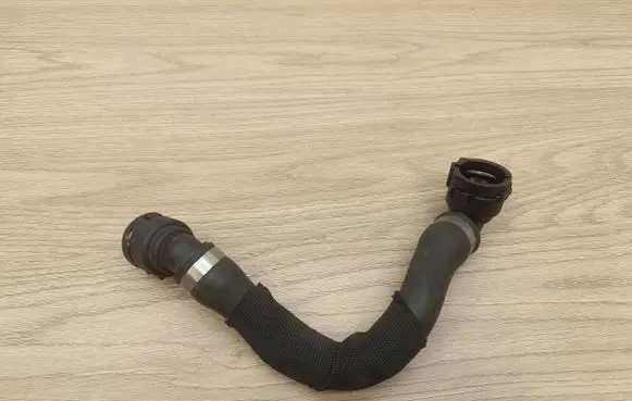 BMW X5 E70 Engine coolant pipe/hose 7557185 PA663096GF
