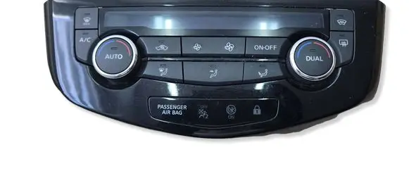 Nissan Qashqai Climate control unit 275004EA1A