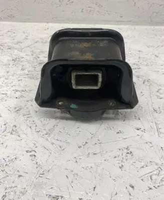 Peugeot 3008 I Engine mount bracket 996820267805