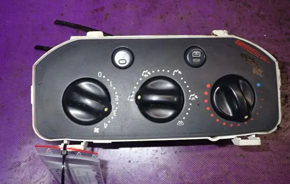 Renault Clio II Interior fan control switch 144745000