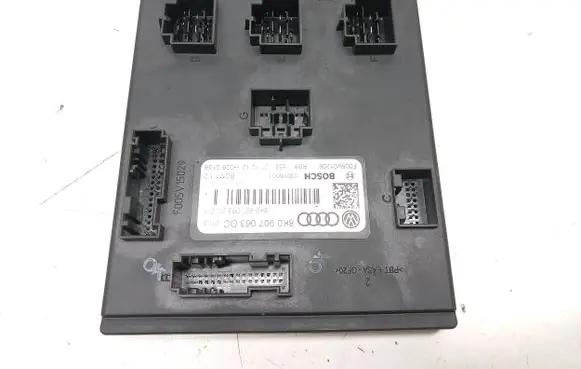 Audi A4 S4 B8 8K Comfort/convenience module 8K0907063DC 03016001